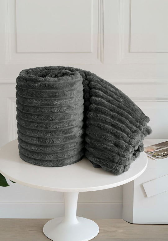 Night Zone Ribbed Chunky Blanket - Charcoal