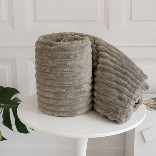 Night Zone Ribbed Chunky Blanket - Beige