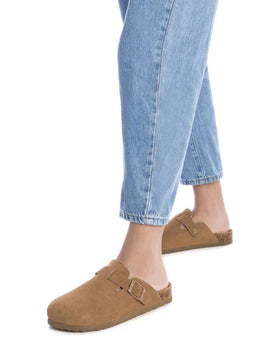 XTI 142871 Footwear - Camel