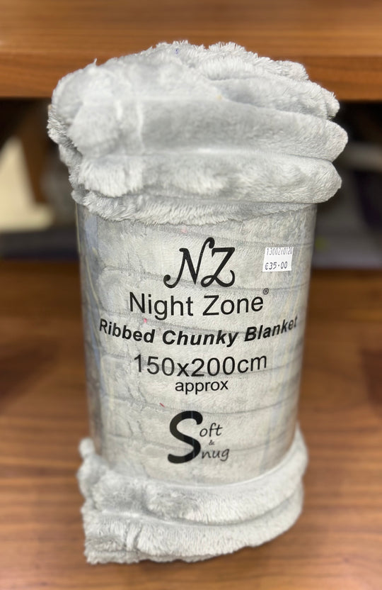 Night Zone Ribbed Chunky Blanket - Silver