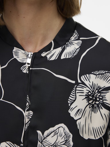 Vero Moda Elena Long Sleeve Bomber -Black