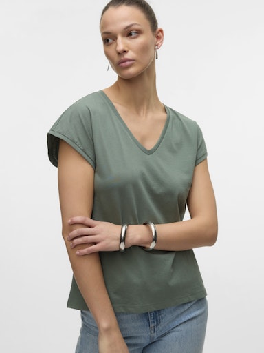 Vero Moda Luna Short Sleeve V Neck Tee - Laurel Wreath