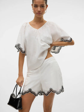 Vero Moda Diana High Waist Shorts - Snow White