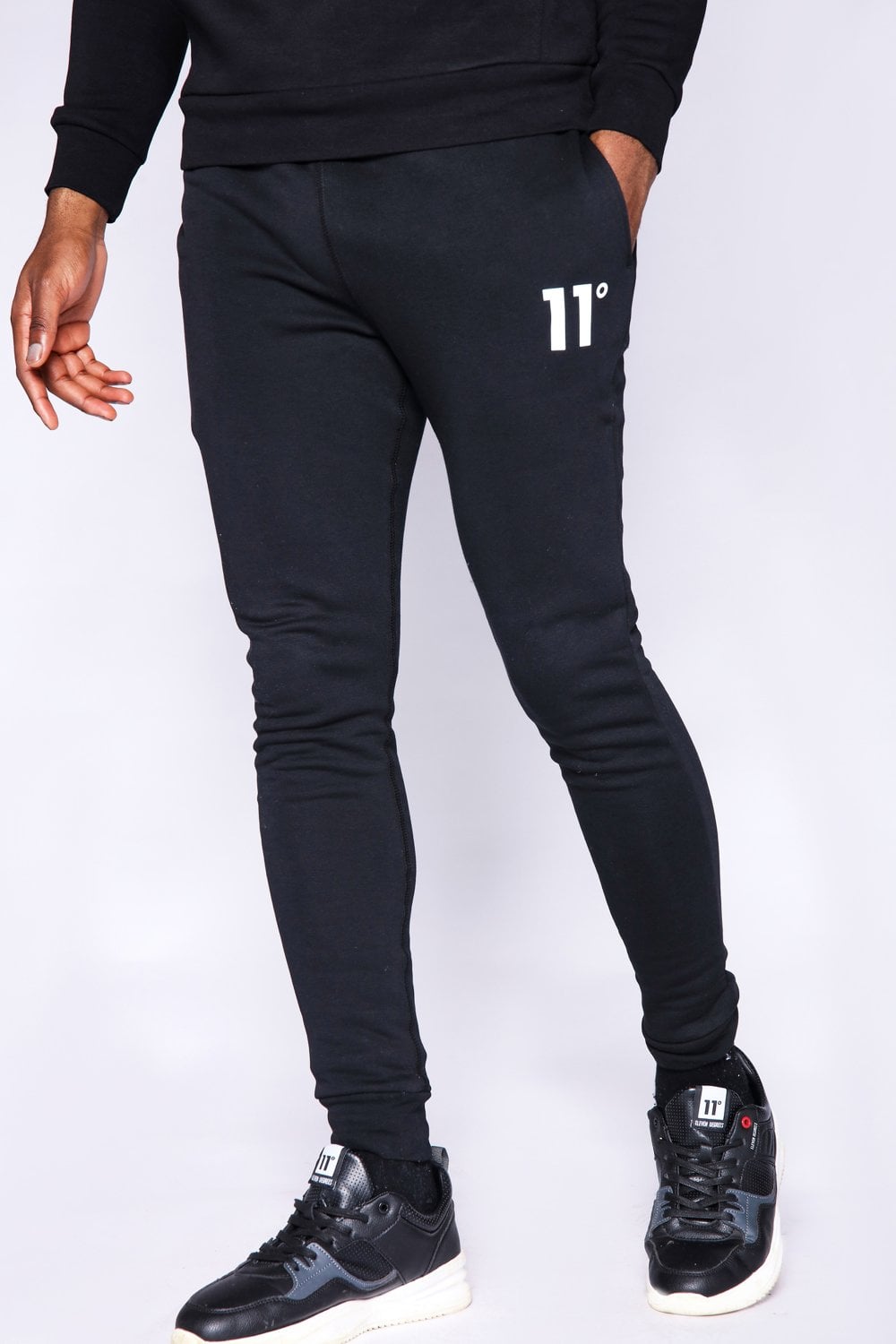 Black thin online joggers